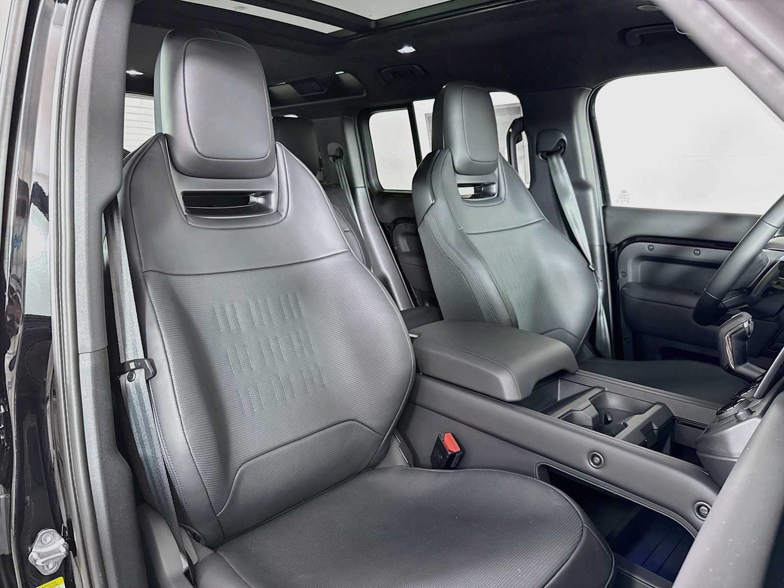 New 2026 Land Rover Defender 110 OCTA AWD/4WD image 27