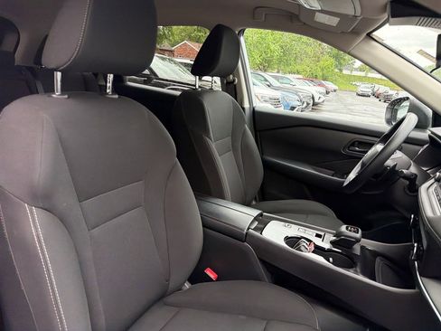 Used 2025 Nissan Rogue S FWD image 49