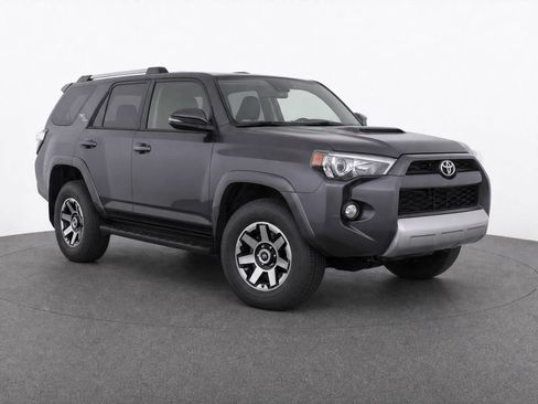 Used 2018 Toyota 4Runner TRD Off-Road Premium AWD/4WD image 2