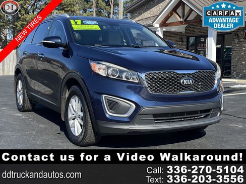 Used 2017 Kia Sorento LX w/ LX Convenience Package image 1