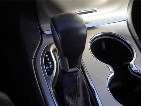 Certified 2021 Jeep Grand Cherokee Laredo image 26