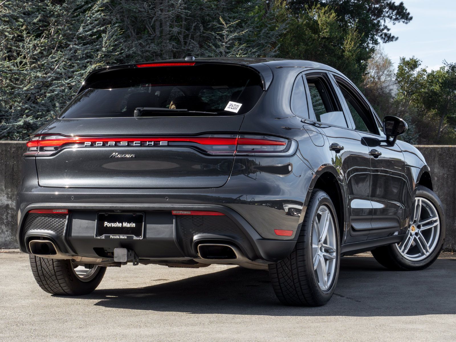 Certified 2023 Porsche Macan AWD/4WD image 11