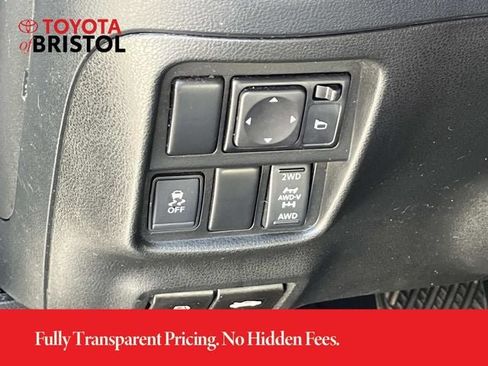 Used 2013 Nissan Juke SL AWD/4WD image 28