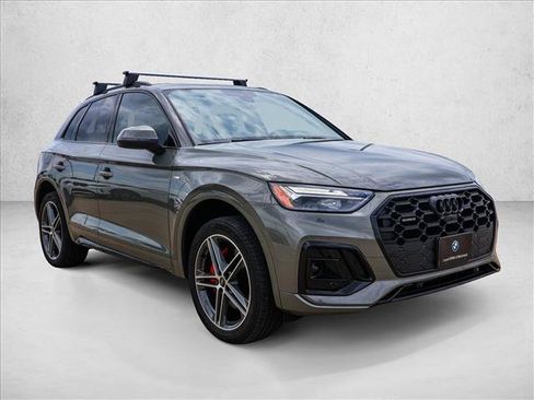 Used 2025 Audi Q5 e Premium Plus AWD/4WD image 3