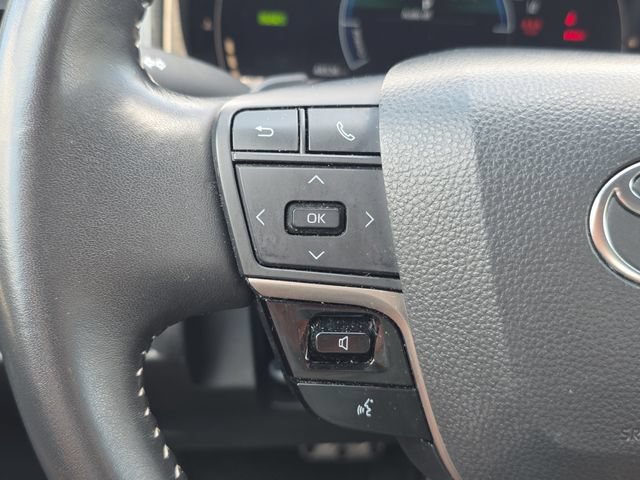 Used 2025 Toyota Camry SE FWD image 19