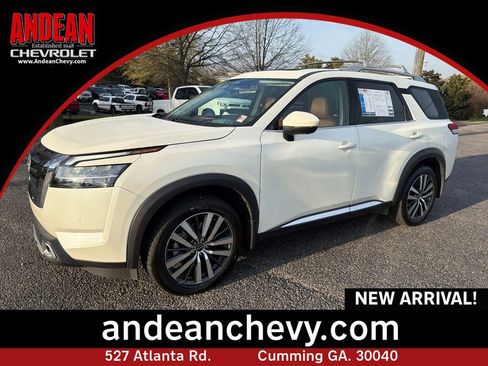 Used 2022 Nissan Pathfinder Platinum image 1