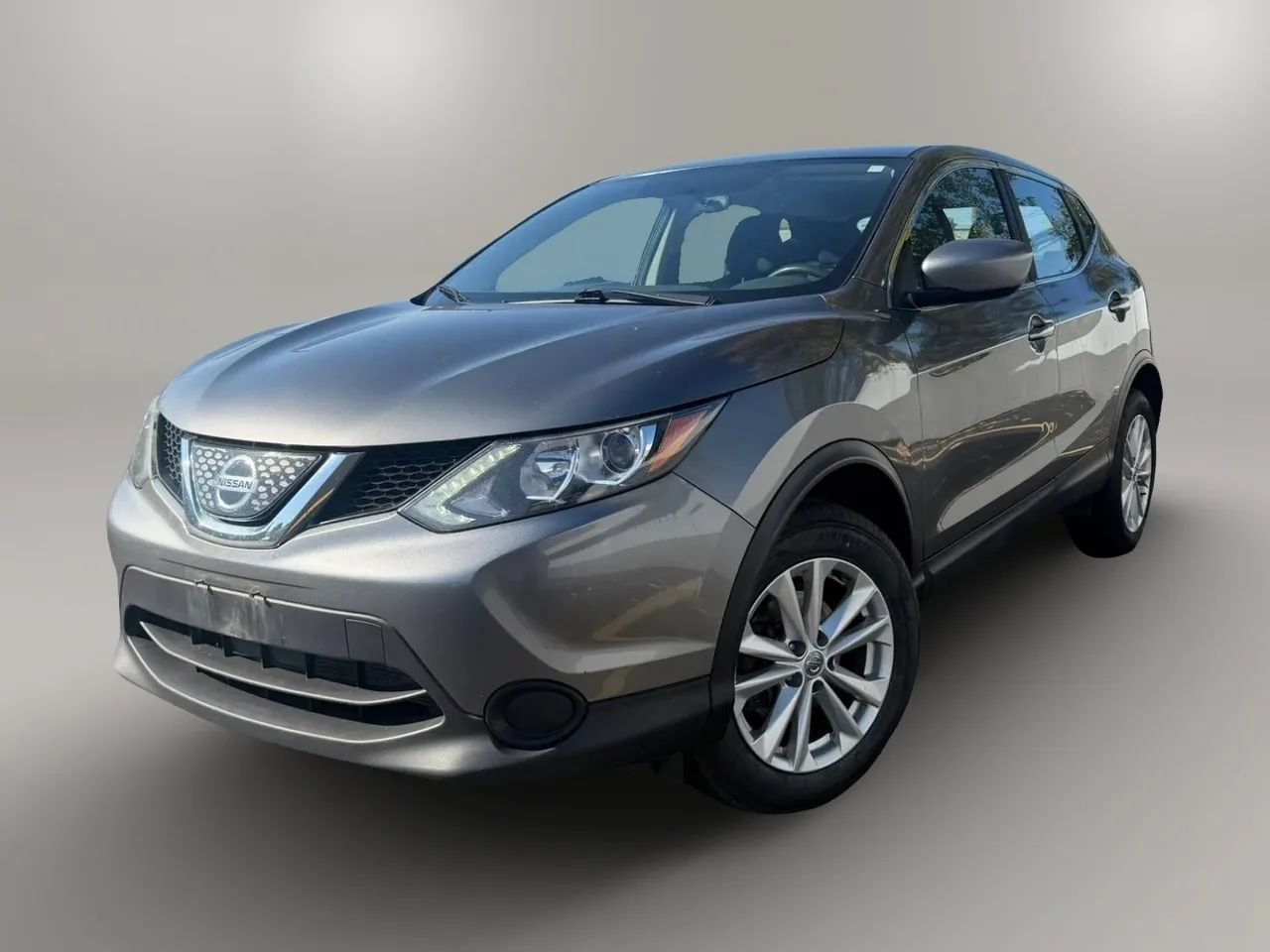 Used 2018 Nissan Rogue Sport S w/ S Appearance Package AWD/4WD image 3