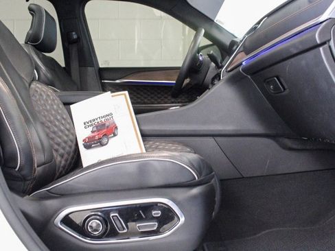 Certified 2022 Jeep Grand Cherokee Summit w/ Luxury Tech Group V image 5