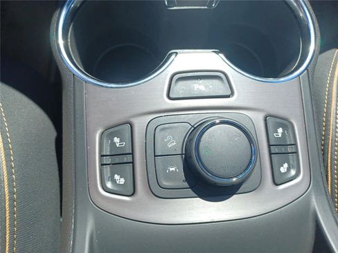 Used 2022 GMC Terrain AT4 w/ Infotainment Package II image 14