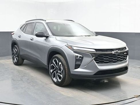 New 2026 Chevrolet Trax RS w/ Sunroof Package image 2