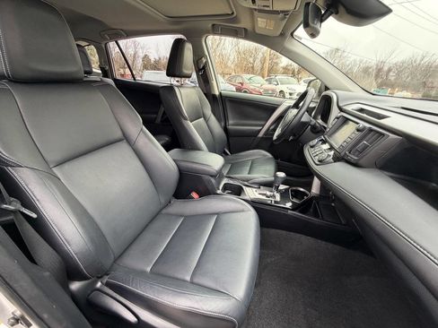 Used 2016 Toyota RAV4 Limited image 10