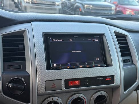 Used 2011 Toyota Tacoma 4x4 Double Cab w/ SR5 Pkg #2 image 17