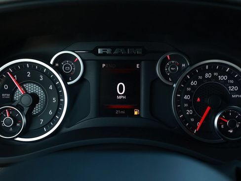 New 2026 RAM 2500 Tradesman AWD/4WD image 18