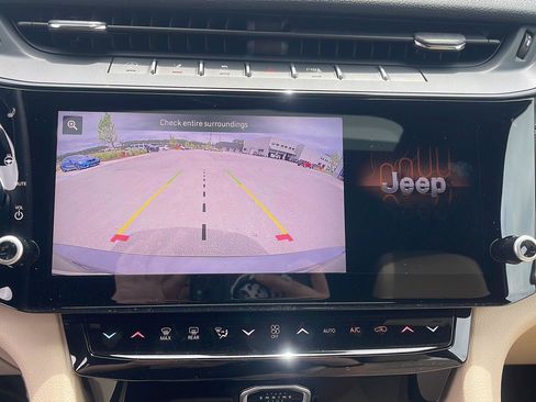 New 2026 Jeep Grand Cherokee L Limited w/ Limited Altitude Package AWD/4WD image 18