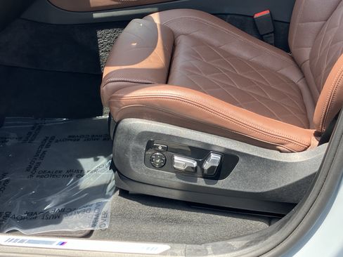 Used 2026 BMW X5 M60i AWD/4WD image 17