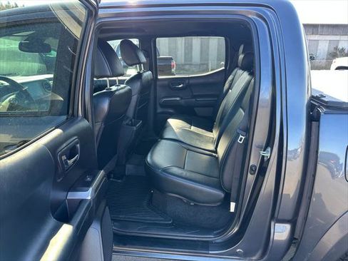 Certified 2021 Toyota Tacoma Limited AWD/4WD image 15