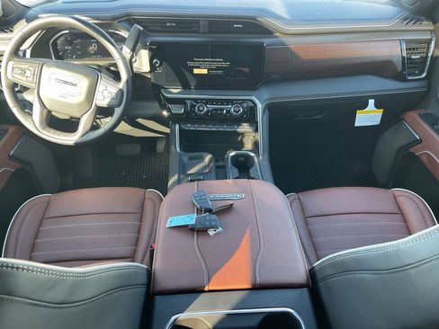 New 2026 GMC Sierra 2500 Denali Ultimate image 17