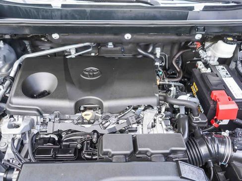 Used 2021 Toyota RAV4 LE w/ Carpet Mat Package (TMS) FWD image 27