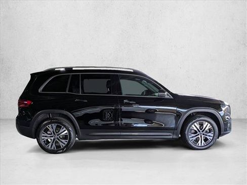 Certified 2025 Mercedes-Benz GLB 250 image 7