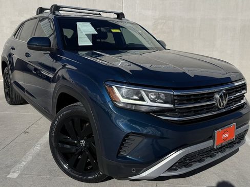 Used 2022 Volkswagen Atlas Cross Sport SE image 1