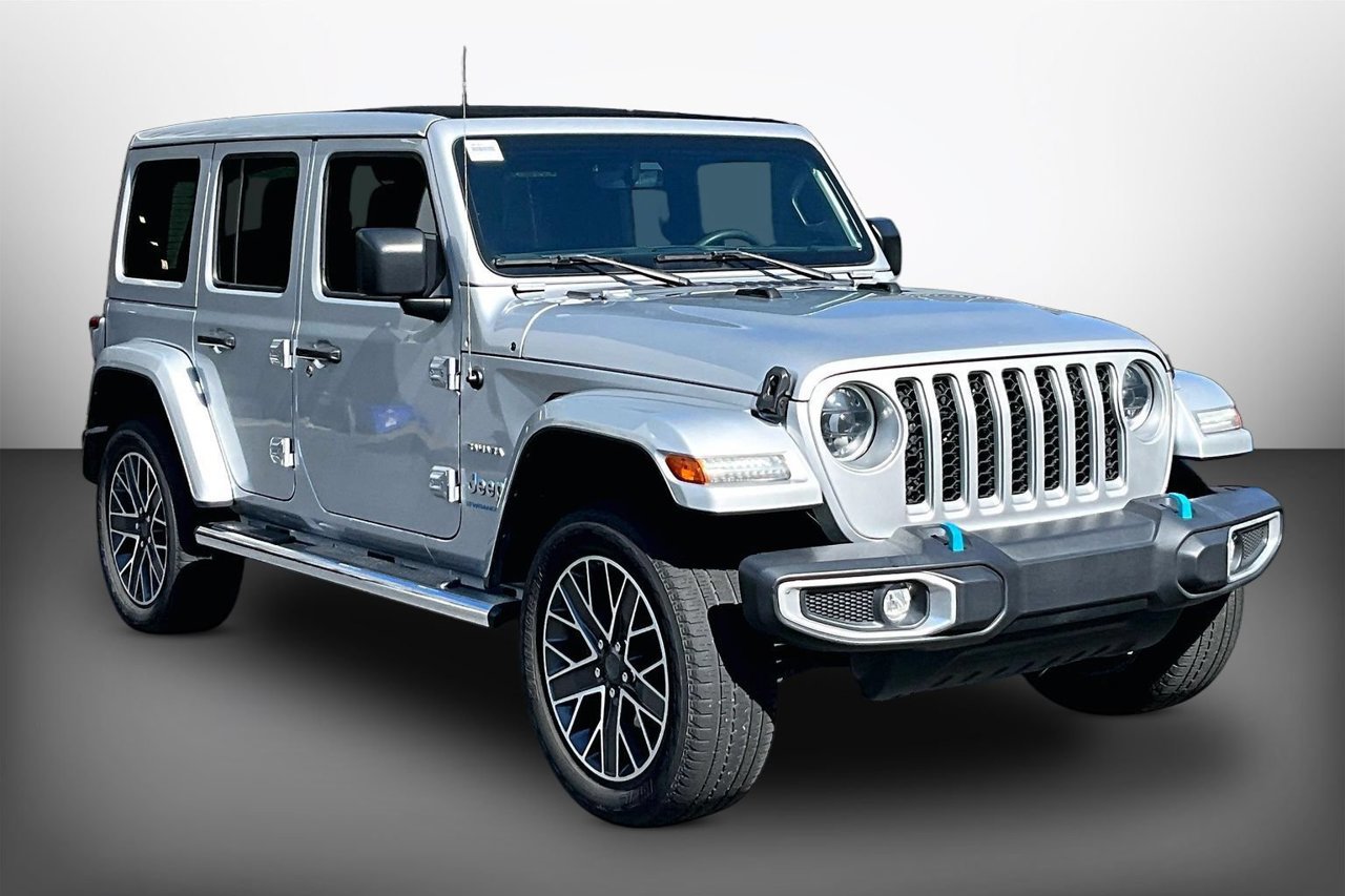 Used 2023 Jeep Wrangler Unlimited Sahara w/ Cold Weather Group AWD/4WD image 1