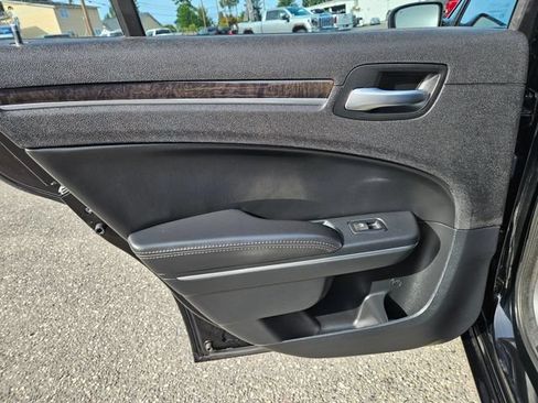 Used 2016 Chrysler 300 C RWD image 16