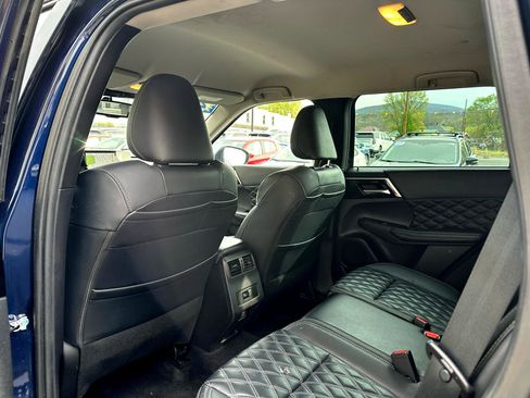 Used 2022 Mitsubishi Outlander SEL image 14