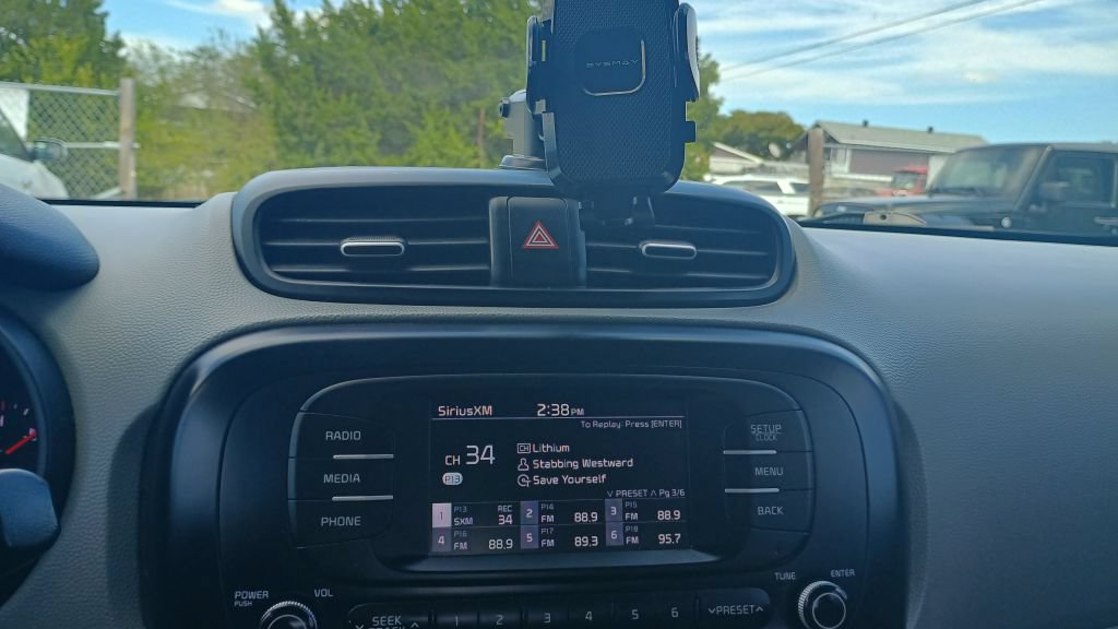 Used 2018 Kia Soul FWD image 13