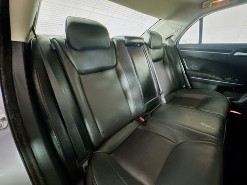 Used 2017 Chrysler 300 C image 27