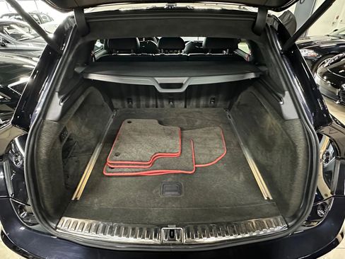 Used 2021 Bentley Bentayga image 27