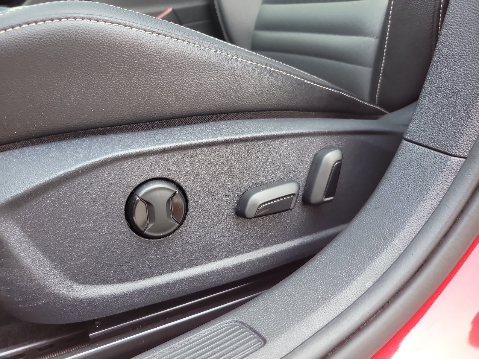 Used 2022 Volkswagen Jetta SE w/ Panoramic Sunroof Package FWD image 15