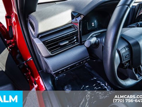 Used 2025 Toyota Camry SE image 38