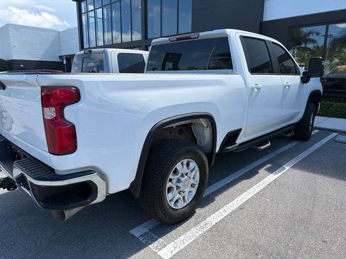 Used 2023 Chevrolet Silverado 2500 LT AWD/4WD image 5