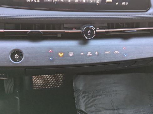 Used 2023 Nissan Ariya AWD image 25