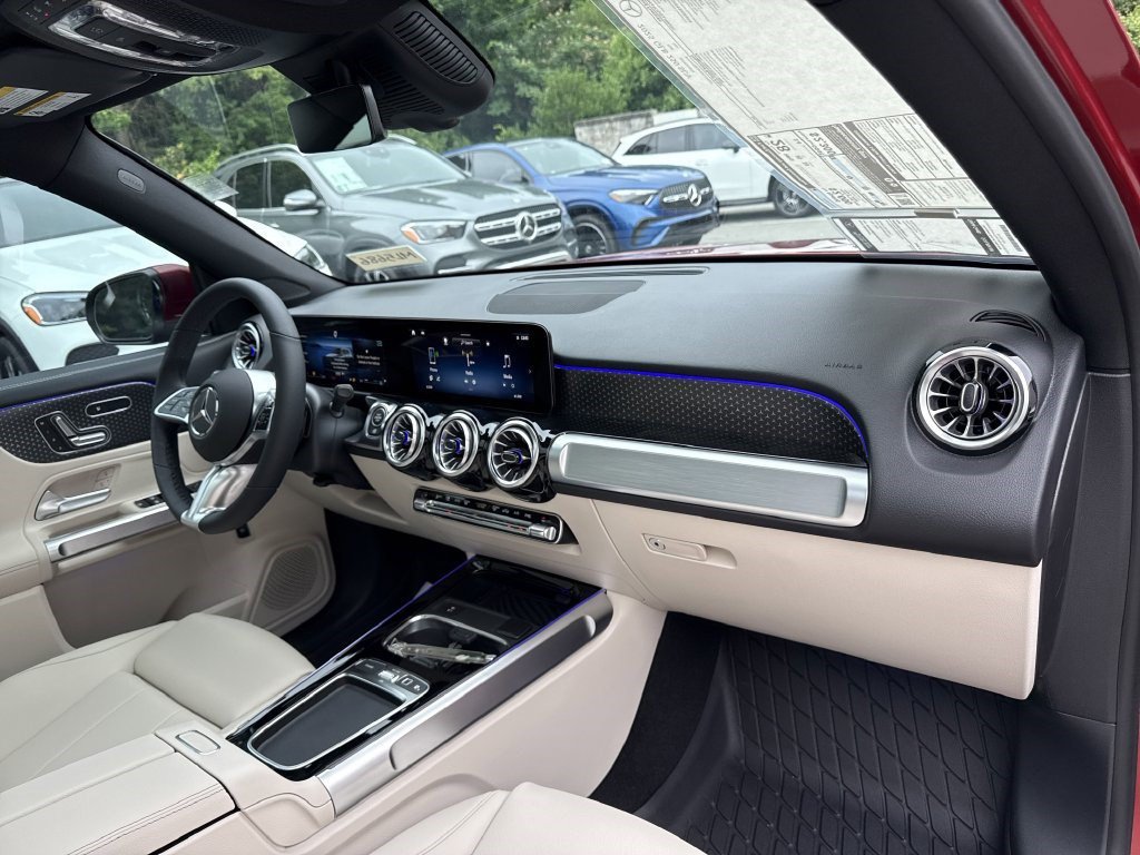 Certified 2025 Mercedes-Benz GLB 250 image 21