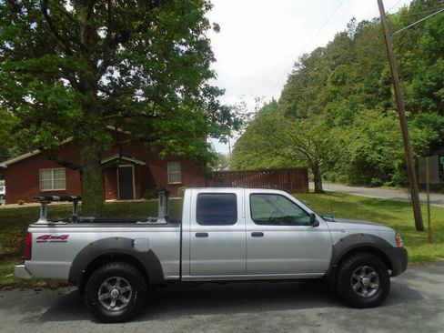Used 2002 Nissan Frontier XE AWD/4WD image 4