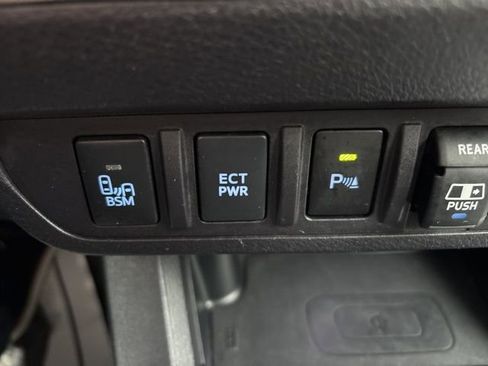 Used 2018 Toyota Tacoma TRD Sport w/ Technology Package image 23