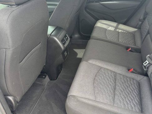 Used 2019 Chevrolet Equinox LT w/ Sun & Navigation Package FWD image 10