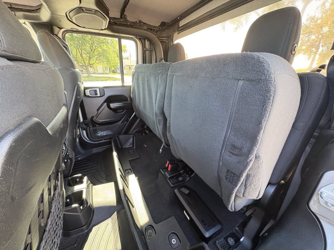 Used 2020 Jeep Gladiator Rubicon AWD/4WD image 30
