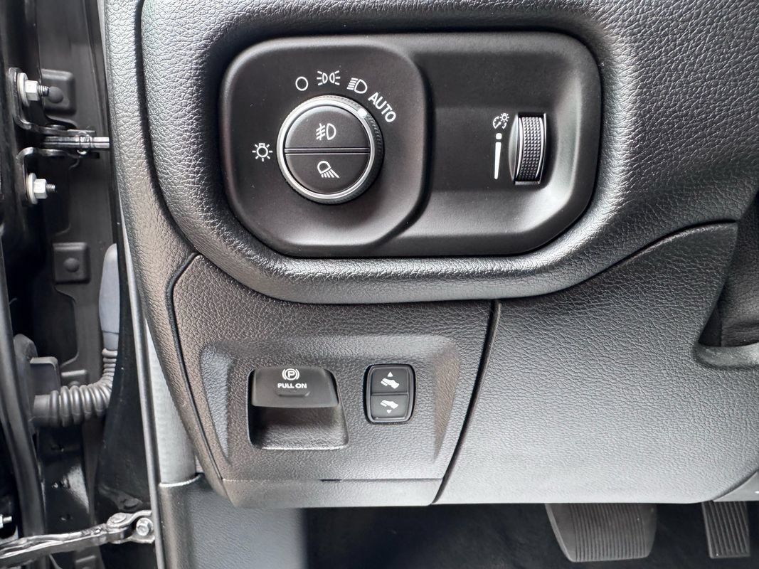 Used 2020 RAM 1500 Big Horn AWD/4WD image 12