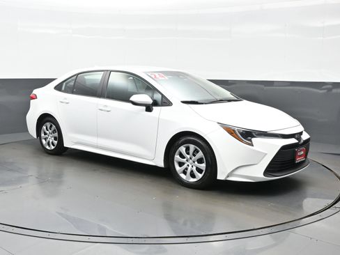 Used 2024 Toyota Corolla LE FWD image 8