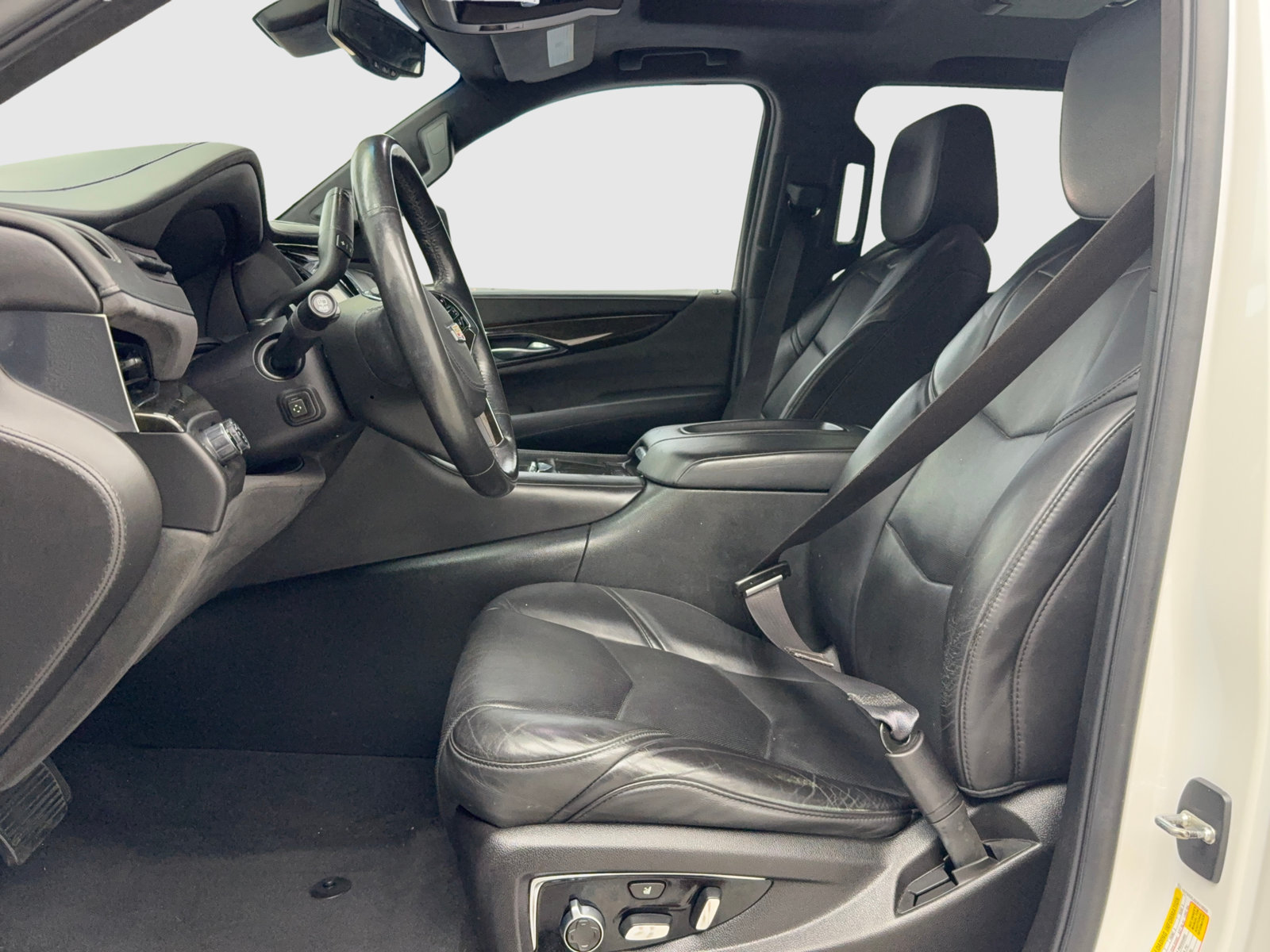 Used 2016 Cadillac Escalade Platinum AWD/4WD image 17