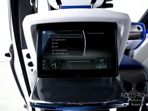 Used 2023 Rolls-Royce Cullinan Black Badge w/ Driver's Package image 20