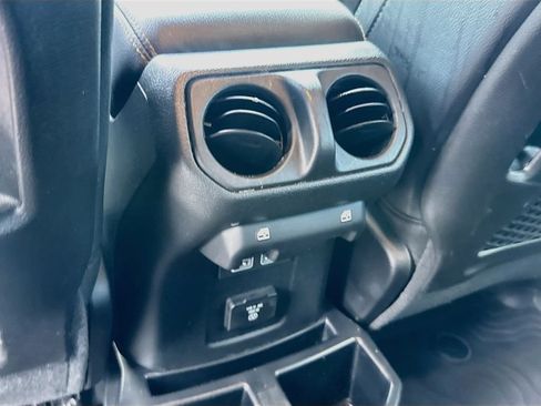 Used 2024 Jeep Wrangler Unlimited Sahara w/ Technology Group AWD/4WD image 28