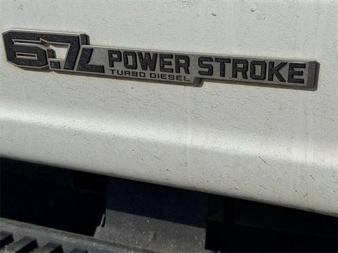 Used 2024 Ford F350 XLT image 2
