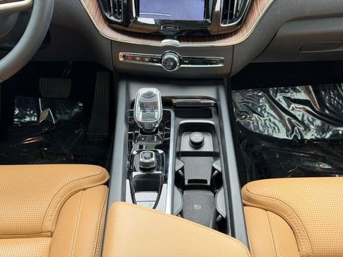 Used 2023 Volvo XC60 B5 Ultimate w/ Climate Package AWD/4WD image 15