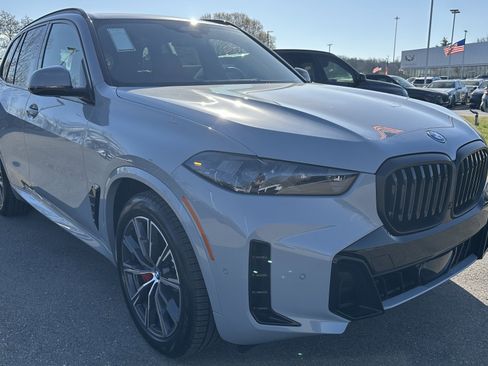 New 2026 BMW X5 xDrive50e AWD/4WD image 2