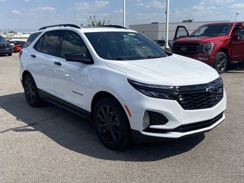 Used 2024 Chevrolet Equinox RS w/ LPO, Floor Liner Package image 2