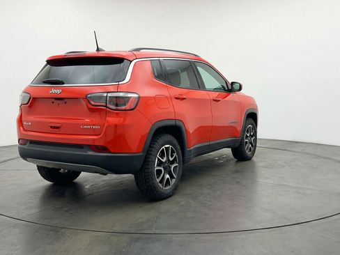 Used 2025 Jeep Compass Trailhawk AWD/4WD image 9