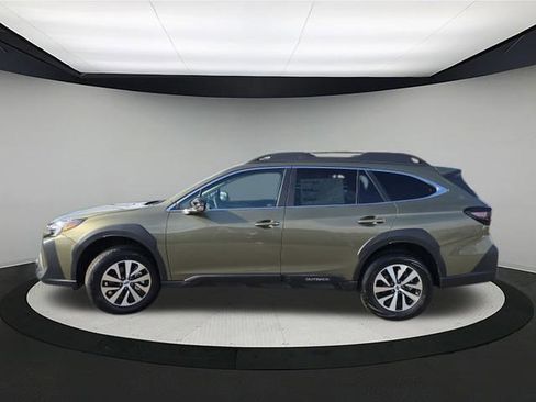 New 2025 Subaru Outback Premium image 4